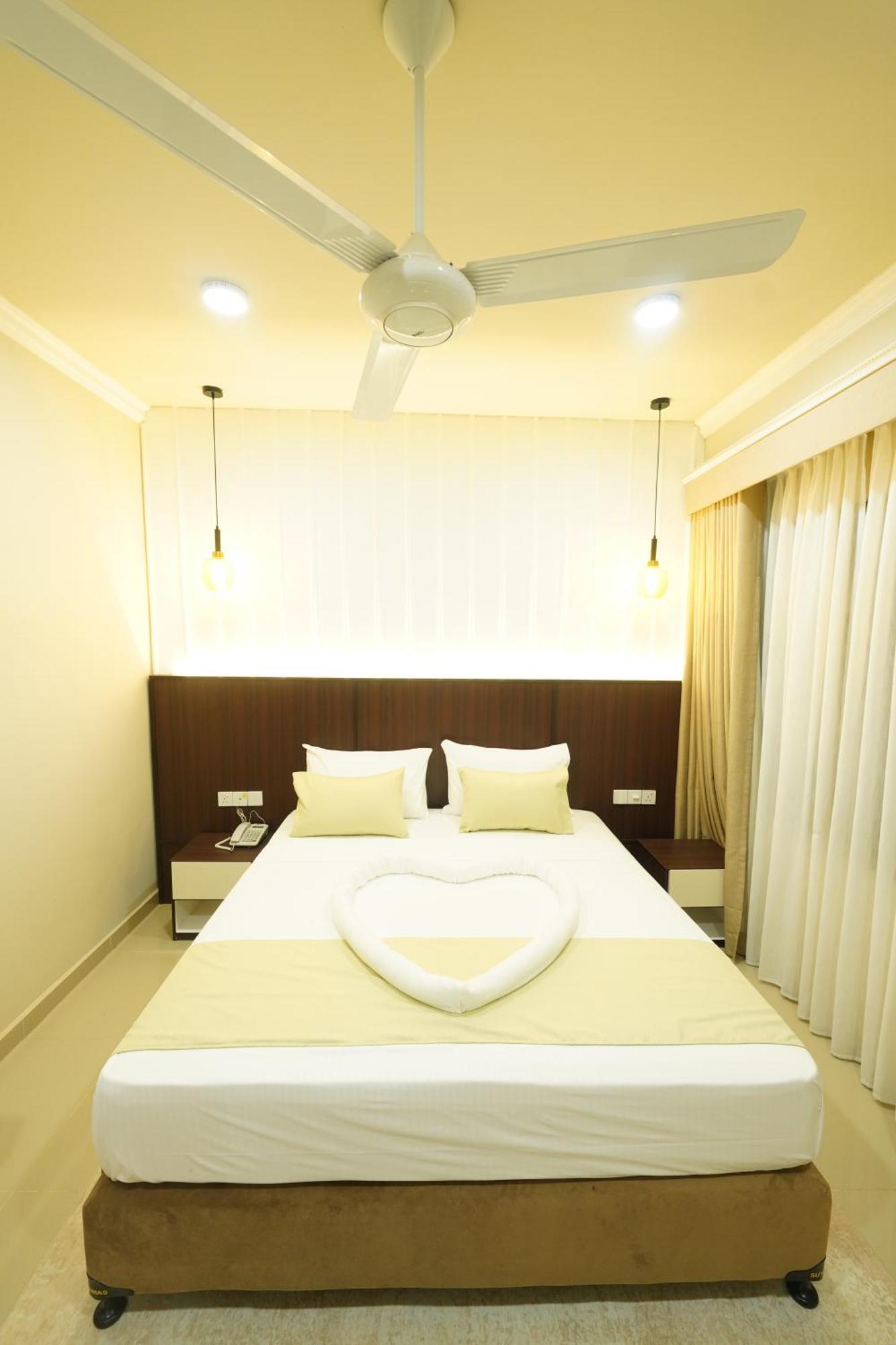 Hotel Grand Amanee Ratnapura Kültér fotó